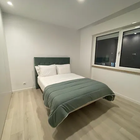 Modern Spacious انترونكامنتو