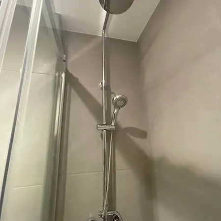 Modern Spacious شقة *