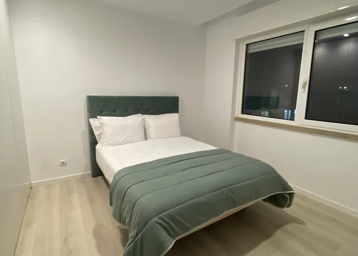 Modern Spacious Entroncamento