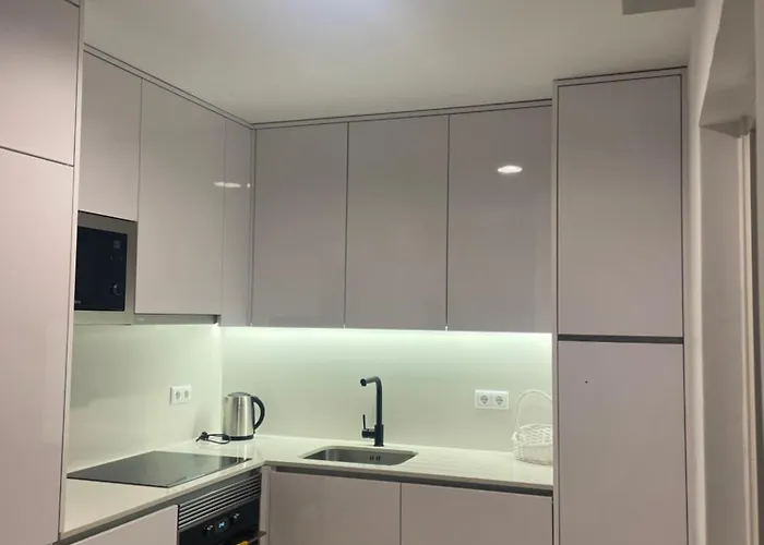 Modern Spacious *